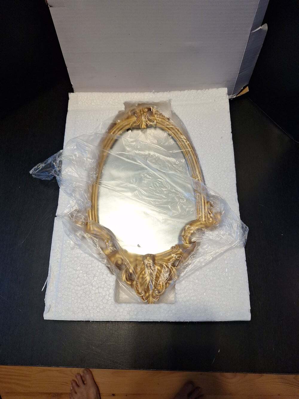 Vintage Style Gold Ornate Oval Wall Mirror with Baroque Accents